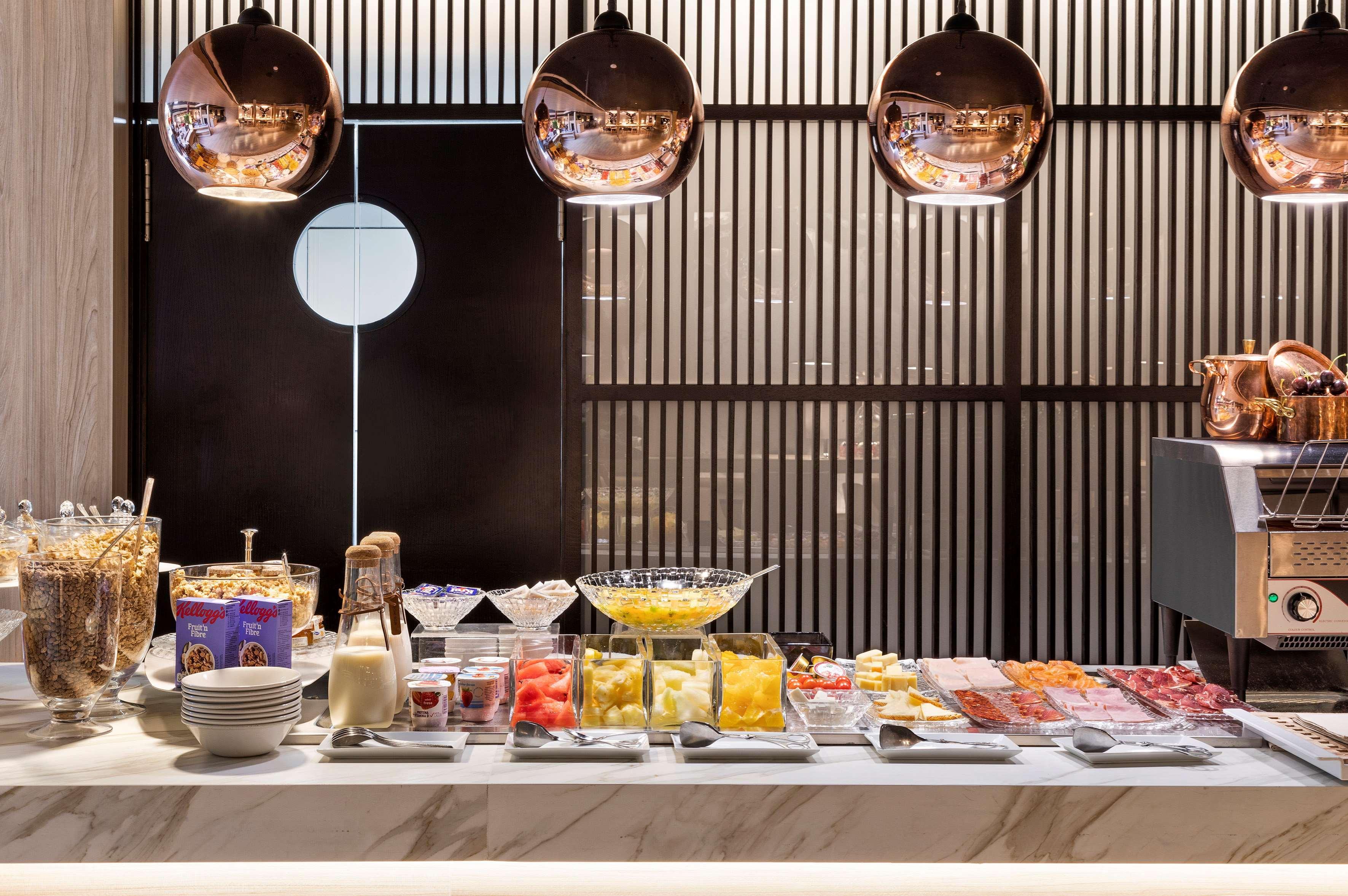 Melia Castilla Madrid Exterior foto